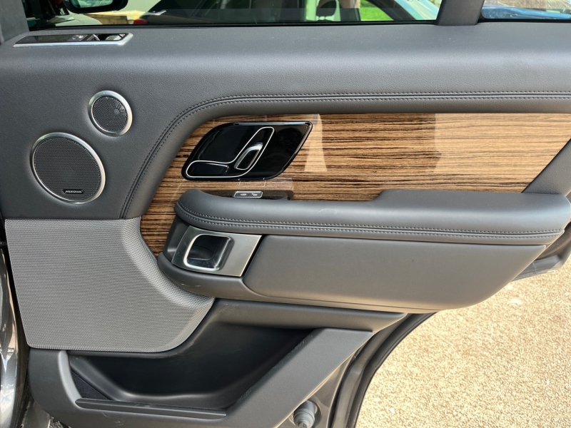 Image LAND-ROVER Range Rover 2.0 P400e 404ch Vogue SWB Mark VIII