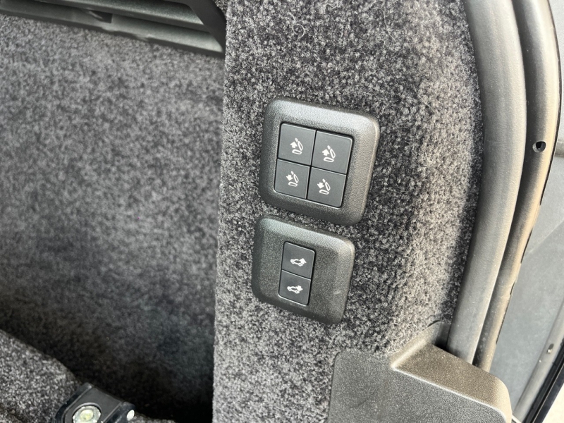 Image LAND-ROVER Range Rover 2.0 P400e 404ch Vogue SWB Mark VIII