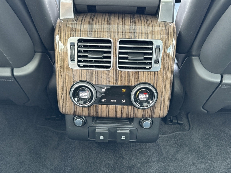 Image LAND-ROVER Range Rover 2.0 P400e 404ch Vogue SWB Mark VIII