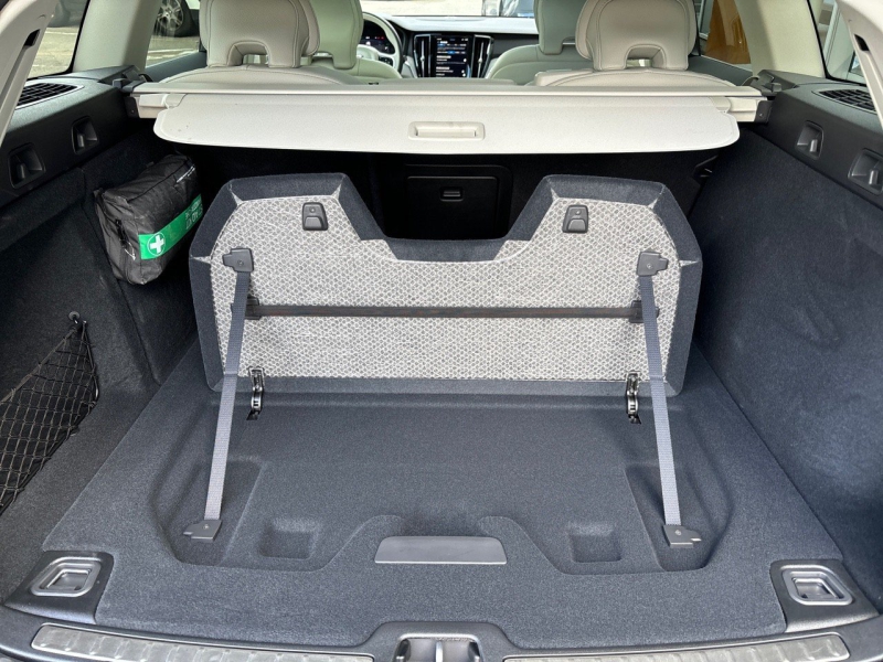 Image VOLVO V60 T6 AWD 253+145ch Plus Style Dark Geartronic 8