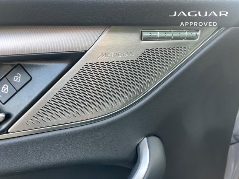 Image JAGUAR F-Pace P400e Plug-in-Hybrid R-Dynamic HSE BVA8 AWD