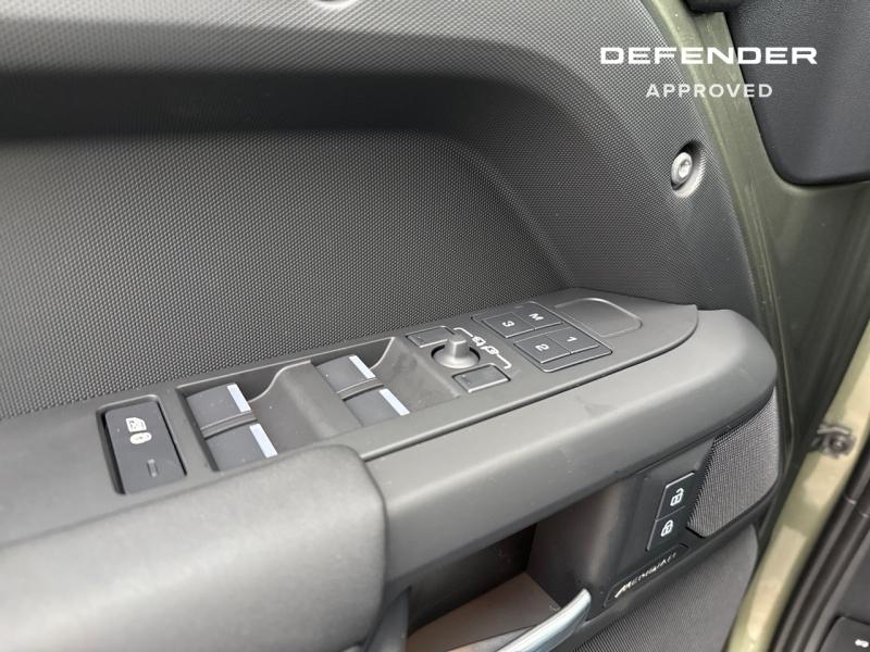 Image LAND-ROVER Defender 110 2.0 P300e X-Dynamic SE