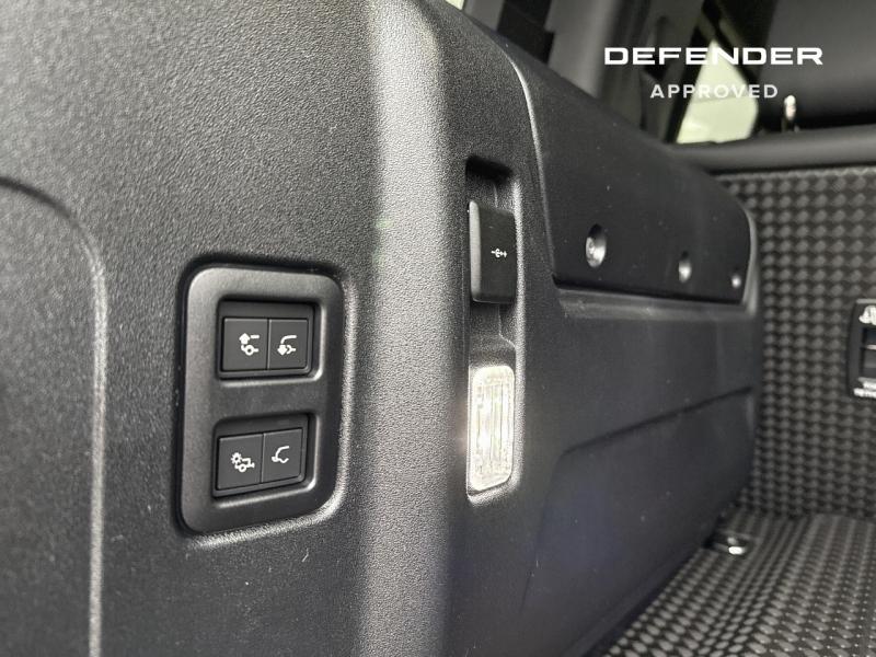 Image LAND-ROVER Defender 110 2.0 P300e X-Dynamic SE