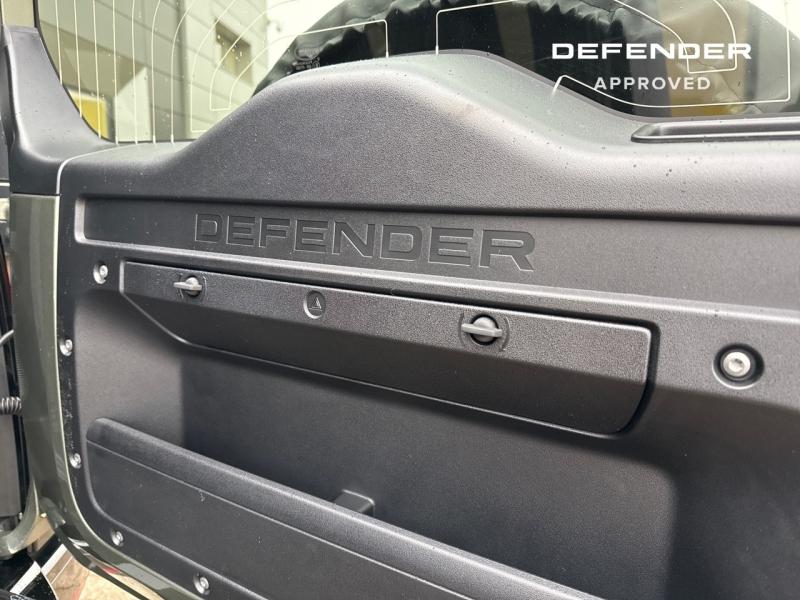 Image LAND-ROVER Defender 110 2.0 P300e X-Dynamic SE