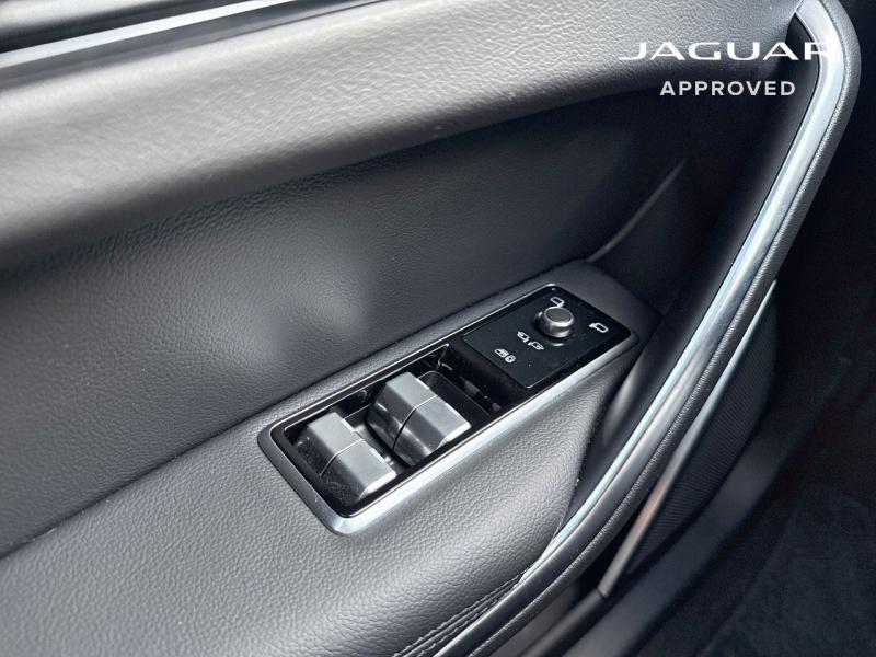 Image JAGUAR F-Pace P400e Plug-in-Hybrid R-Dynamic S BVA8 AWD