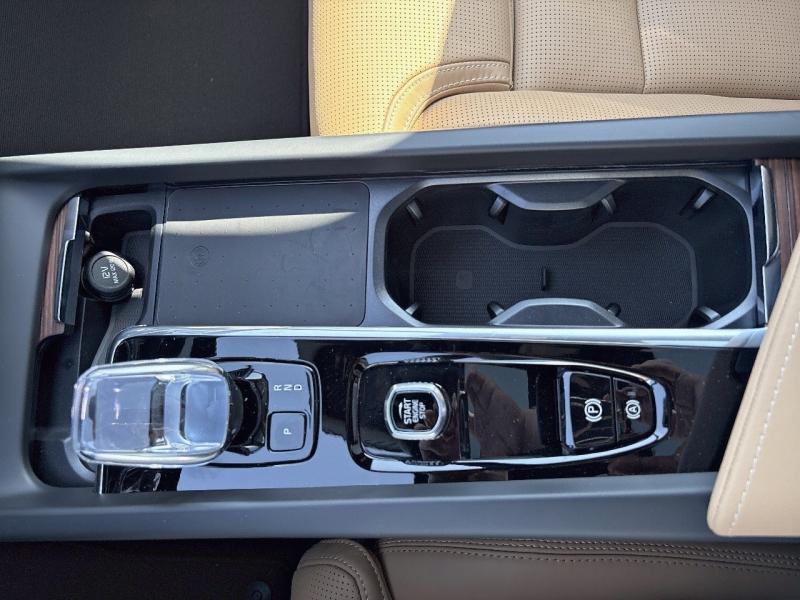 Image VOLVO XC60 T6 Hybride Rechargeable 253 + 145ch Ultra Style Dark Geartronic 8 AWD