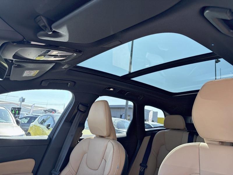 Image VOLVO XC60 T6 Hybride Rechargeable 253 + 145ch Ultra Style Dark Geartronic 8 AWD