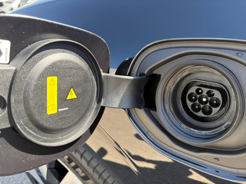 Image VOLVO XC60 T6 Hybride Rechargeable 253 + 145ch Ultra Style Dark Geartronic 8 AWD