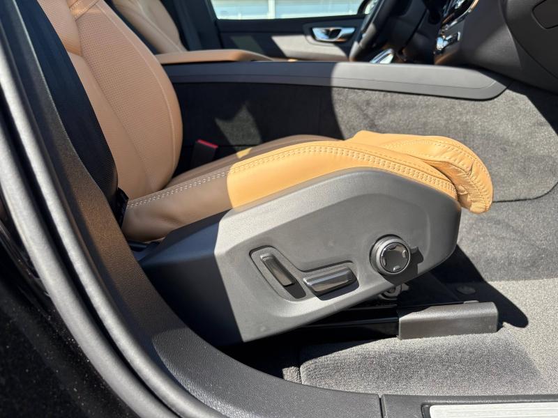 Image VOLVO XC60 T6 Hybride Rechargeable 253 + 145ch Ultra Style Dark Geartronic 8 AWD