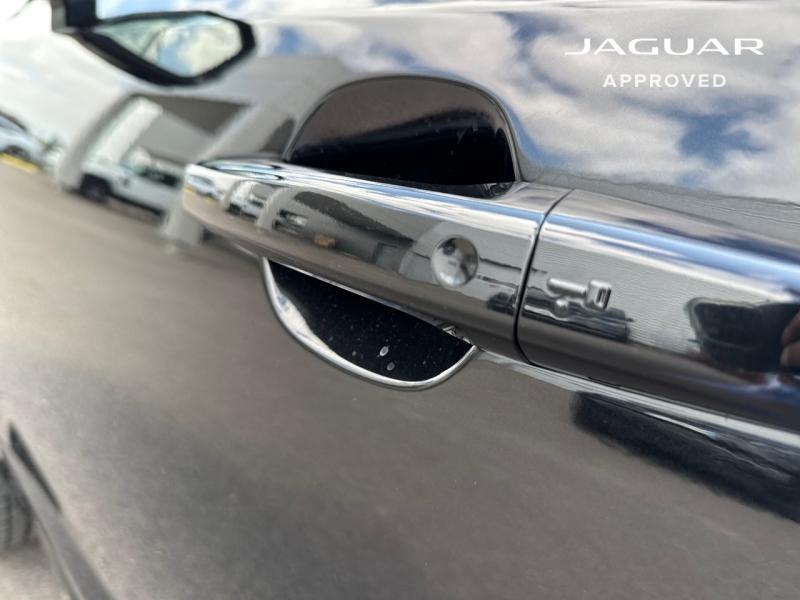 Image JAGUAR E-Pace P300e PHEV 309ch R-Dynamic HSE