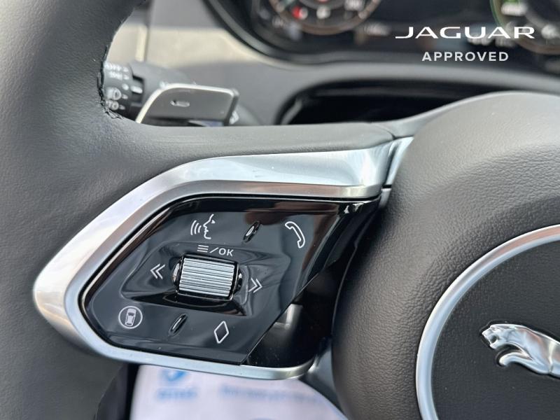 Image JAGUAR E-Pace P300e PHEV 309ch R-Dynamic HSE