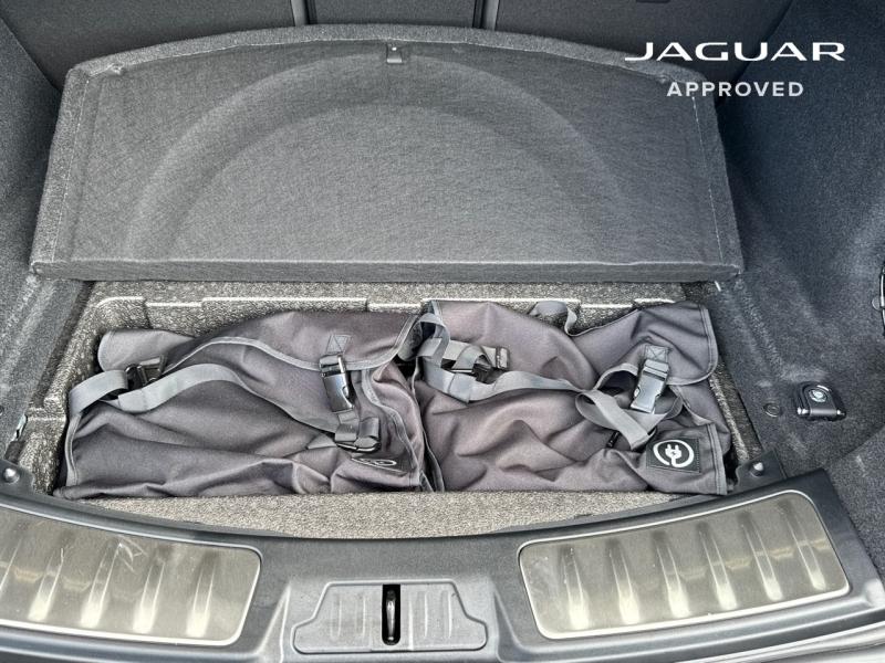 Image JAGUAR E-Pace P300e PHEV 309ch R-Dynamic HSE