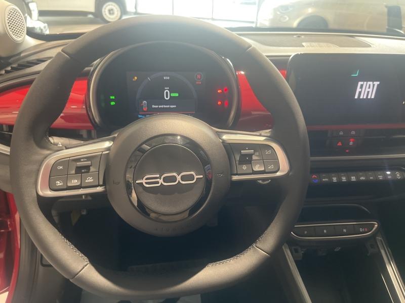 Image FIAT 600 e 156ch 54kWh Red