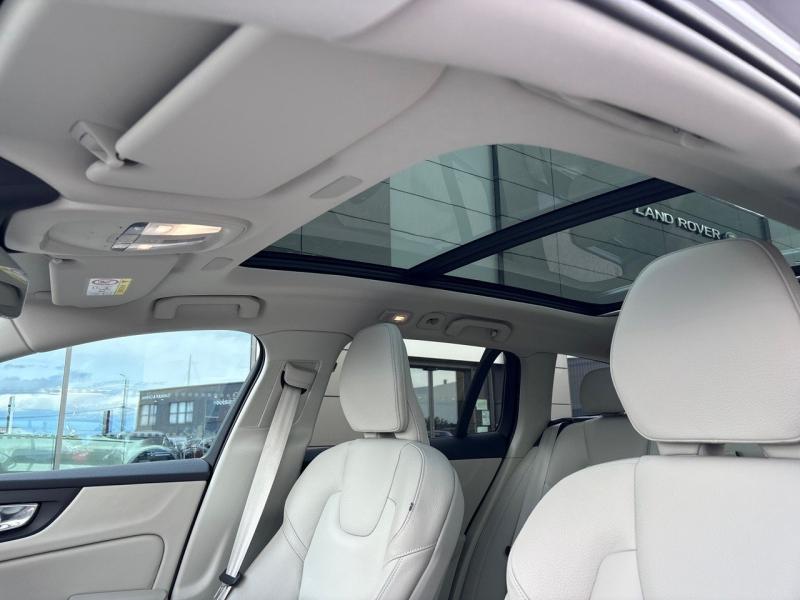 Image VOLVO V60 B4 197ch Ultra Style Dark DCT 7