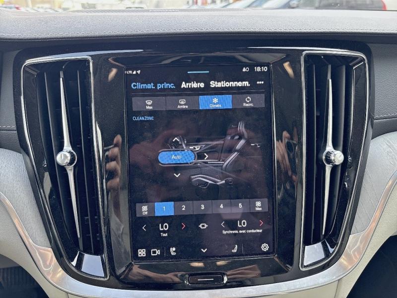 Image VOLVO V60 B4 197ch Ultra Style Dark DCT 7