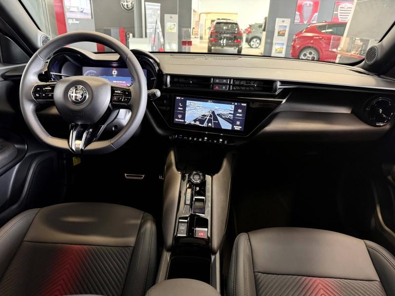Image ALFA ROMEO Junior 1.2 Ibrida 145ch Premium e-DCT6 Q4