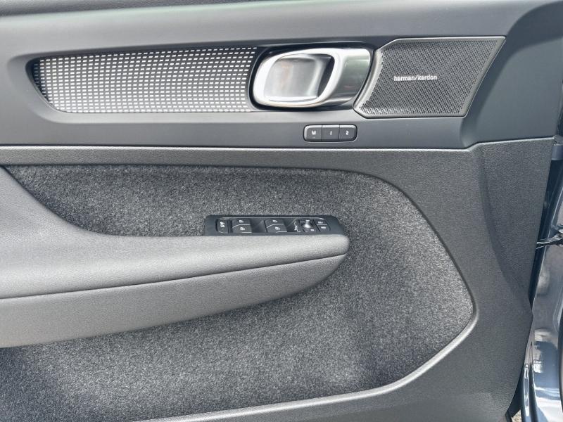 Image VOLVO EC40 Single Extended Range 252ch Black Edition