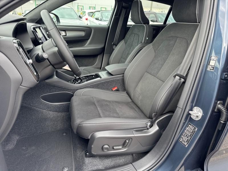 Image VOLVO EC40 Single Extended Range 252ch Black Edition