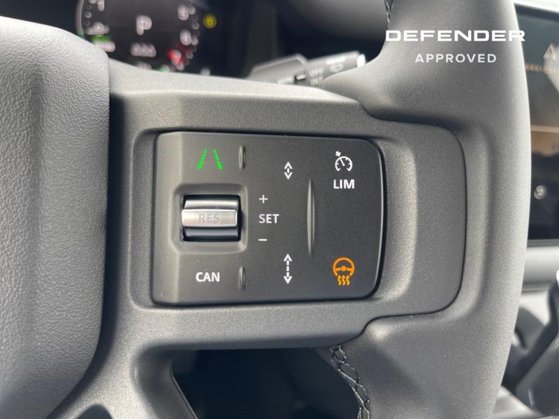 Image LAND-ROVER Defender 110 2.0 P300e PHEV Black Edition