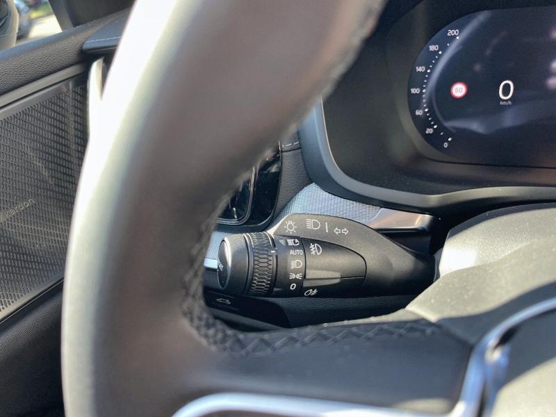 Image VOLVO V60 B4 197ch Ultra Style Dark DCT 7