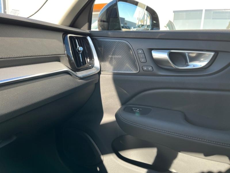 Image VOLVO V60 B4 197ch Ultra Style Dark DCT 7