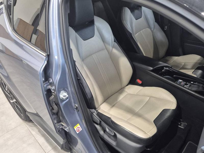 Image TOYOTA C-HR 184h Collection 2WD E-CVT MC19