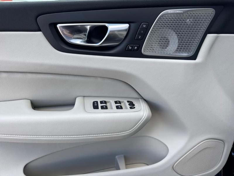 Image VOLVO XC60 T6 Hybride Rechargeable 350ch Ultra Style Dark Geartronic 8 AWD