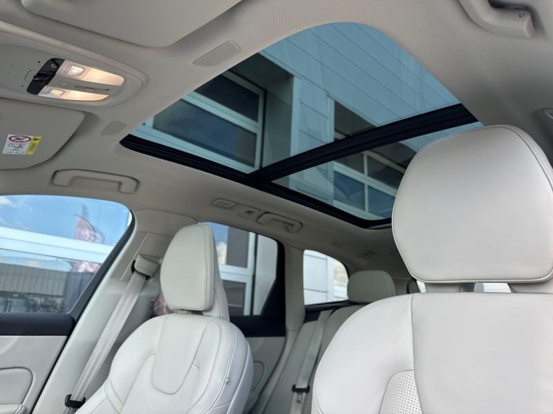 Image VOLVO XC60 T6 Hybride Rechargeable 350ch Ultra Style Dark Geartronic 8 AWD