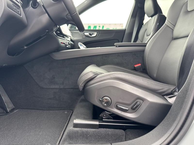 Image VOLVO XC60 T6 Hybride Rechargeable 350ch Black Edition Geartronic 8 AWD