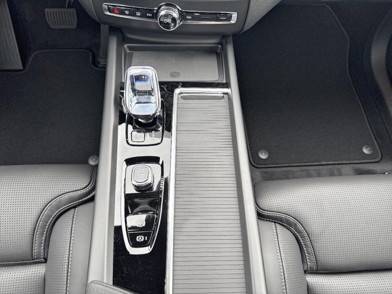Image VOLVO XC60 T6 Hybride Rechargeable 350ch Black Edition Geartronic 8 AWD