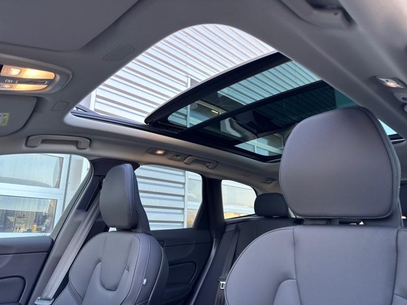 Image VOLVO XC60 T6 Hybride Rechargeable 350ch Ultra Style Dark Geartronic 8 AWD