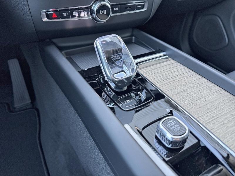 Image VOLVO XC60 T6 Hybride Rechargeable 350ch Ultra Style Dark Geartronic 8 AWD