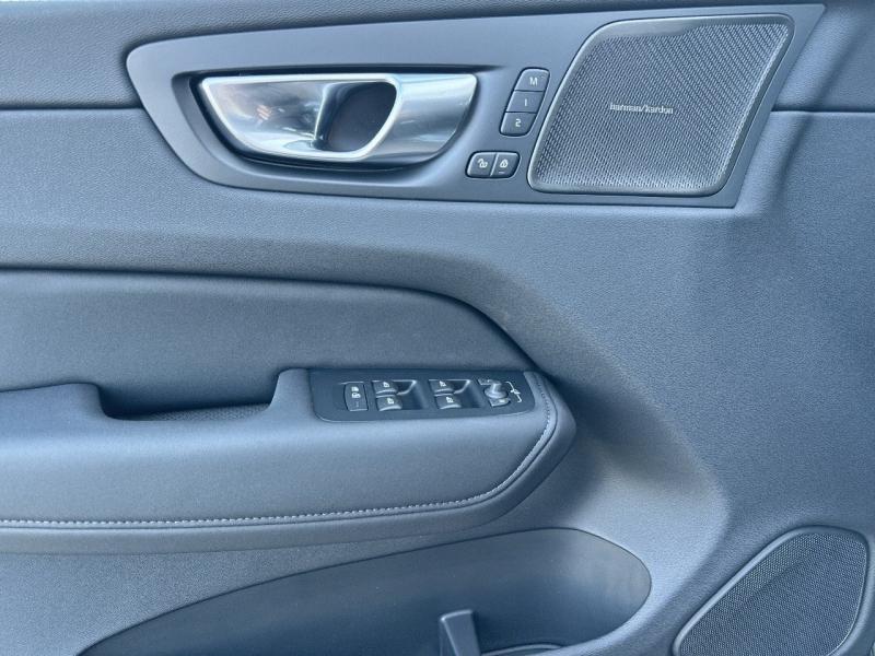 Image VOLVO XC60 T6 Hybride Rechargeable 350ch Ultra Style Dark Geartronic 8 AWD