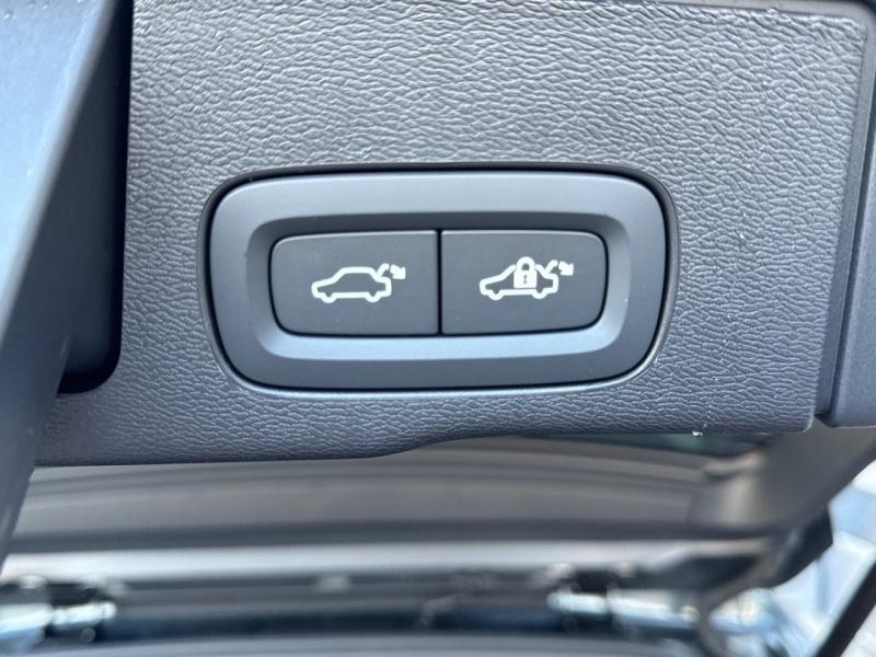 Image VOLVO XC60 T6 Hybride Rechargeable 350ch Ultra Style Dark Geartronic 8 AWD