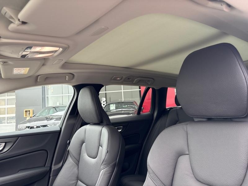 Image VOLVO V60 B4 197ch Ultra Style Dark DCT 7