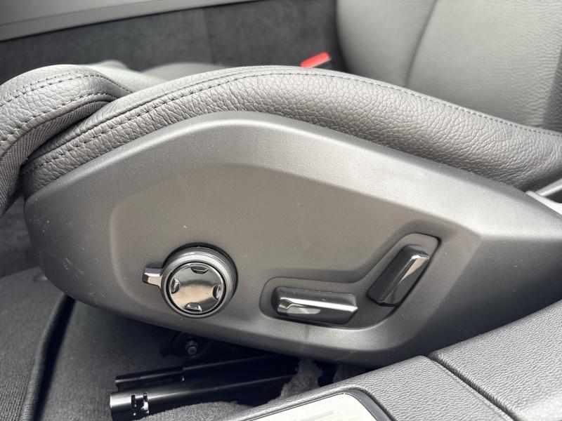 Image VOLVO V60 B4 197ch Ultra Style Dark DCT 7