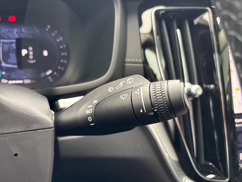 Image VOLVO V60 B4 197ch Ultra Style Dark DCT 7