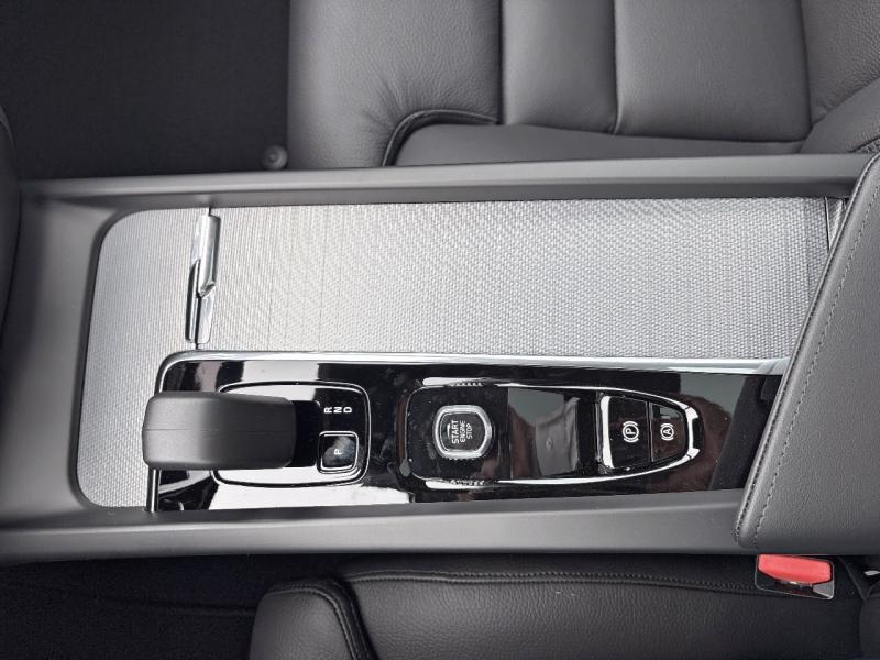 Image VOLVO V60 B4 197ch Ultra Style Dark DCT 7