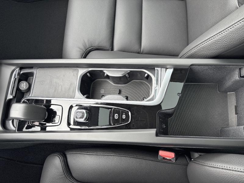 Image VOLVO V60 B4 197ch Ultra Style Dark DCT 7