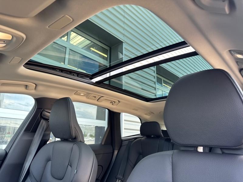 Image VOLVO XC60 T6 Hybride Rechargeable 253 + 145ch Ultra Style Dark Geartronic 8 AWD