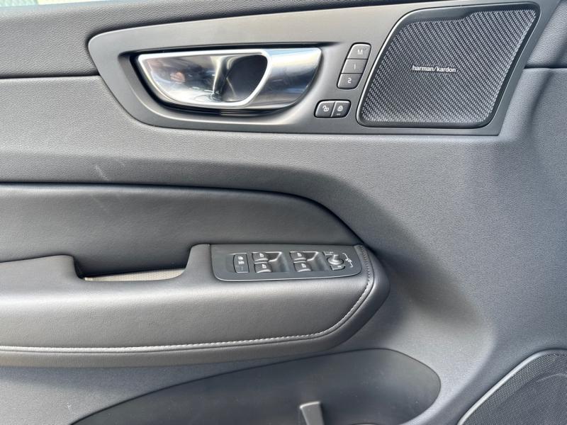 Image VOLVO XC60 T6 Hybride Rechargeable 253 + 145ch Ultra Style Dark Geartronic 8 AWD