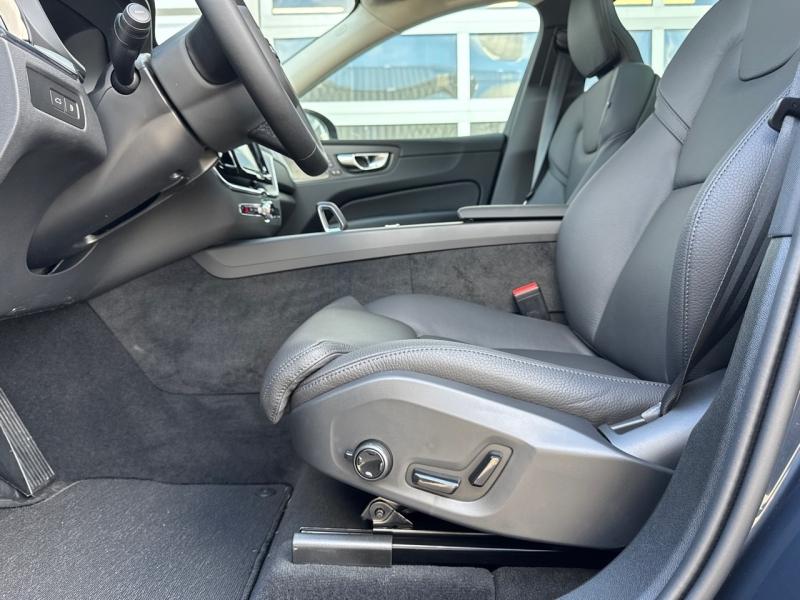 Image VOLVO XC60 T6 Hybride Rechargeable 253 + 145ch Ultra Style Dark Geartronic 8 AWD