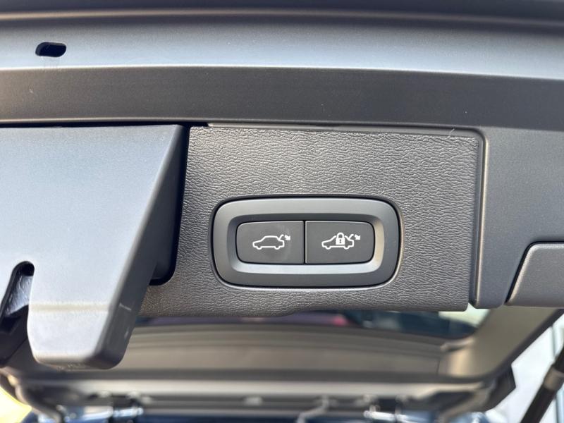 Image VOLVO XC60 T6 Hybride Rechargeable 253 + 145ch Ultra Style Dark Geartronic 8 AWD