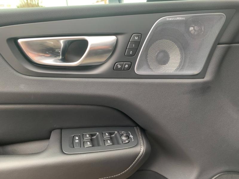 Image VOLVO XC60 T6 Hybride Rechargeable 253 + 145ch Ultra Style Dark Geartronic 8 AWD