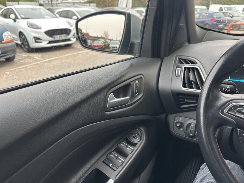 Image FORD Kuga 1.5 TDCi 120ch Stop&Start ST-Line 4x2 Euro6.2