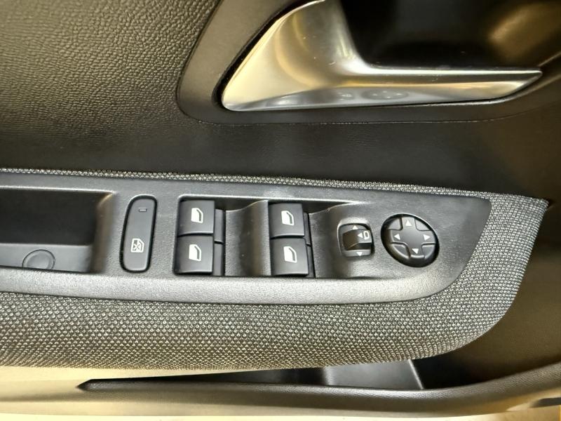 Image PEUGEOT 208 1.2 PureTech 75ch S&S Style