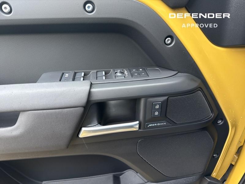 Image LAND-ROVER Defender 110 2.0 P300e PHEV Trophy Edition Deep Sandglow
