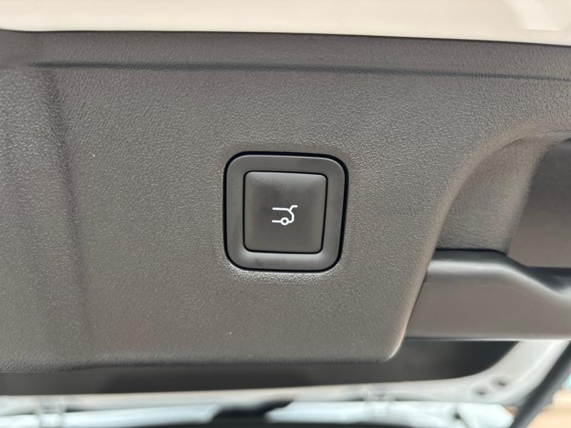 Image LEAPMOTOR C10 REEV 215ch 28,4 kWh Design MY25