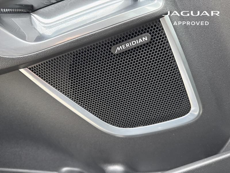 Image JAGUAR E-Pace P300e PHEV 309ch R-Dynamic HSE