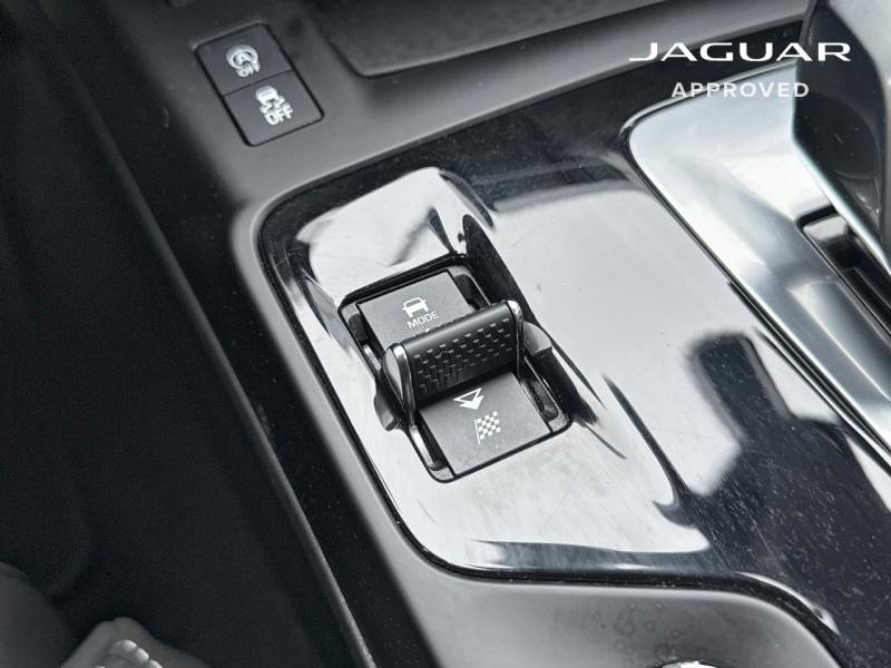 Image JAGUAR E-Pace P300e PHEV 309ch R-Dynamic HSE